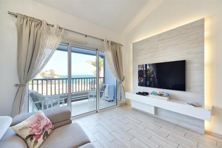 Lidia & Paco Home Two Bedrooms Beachfront Playa Del Aguila  ภายนอก รูปภาพ