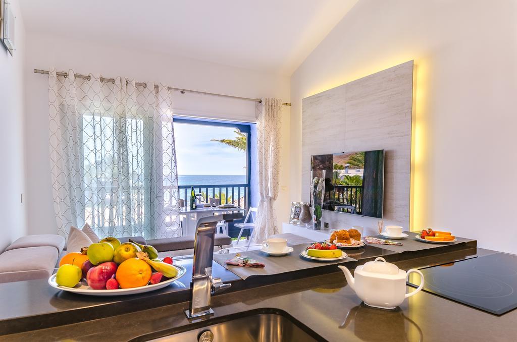 Lidia & Paco Home Two Bedrooms Beachfront Playa Del Aguila  ภายนอก รูปภาพ