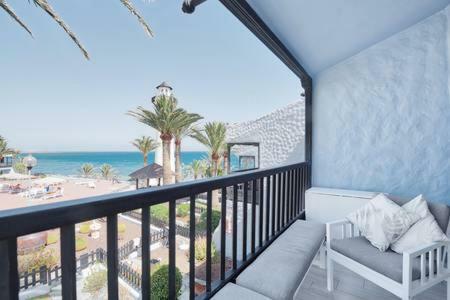 Lidia & Paco Home Two Bedrooms Beachfront Playa Del Aguila  ภายนอก รูปภาพ